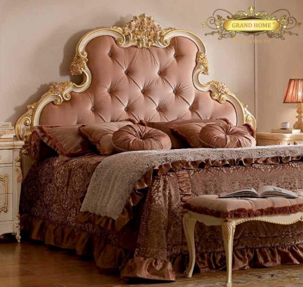 Giường cổ điển phong cách Châu Âu